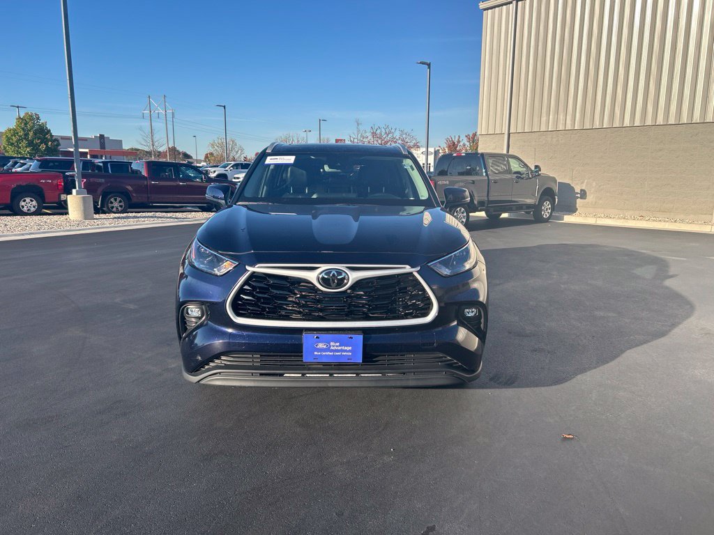Used 2025 Toyota Highlander XLE AWD/4WD image 9