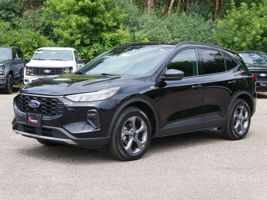 Certified 2025 Ford Escape ST-Line w/ Tech Pack #1 AWD/4WD image 7