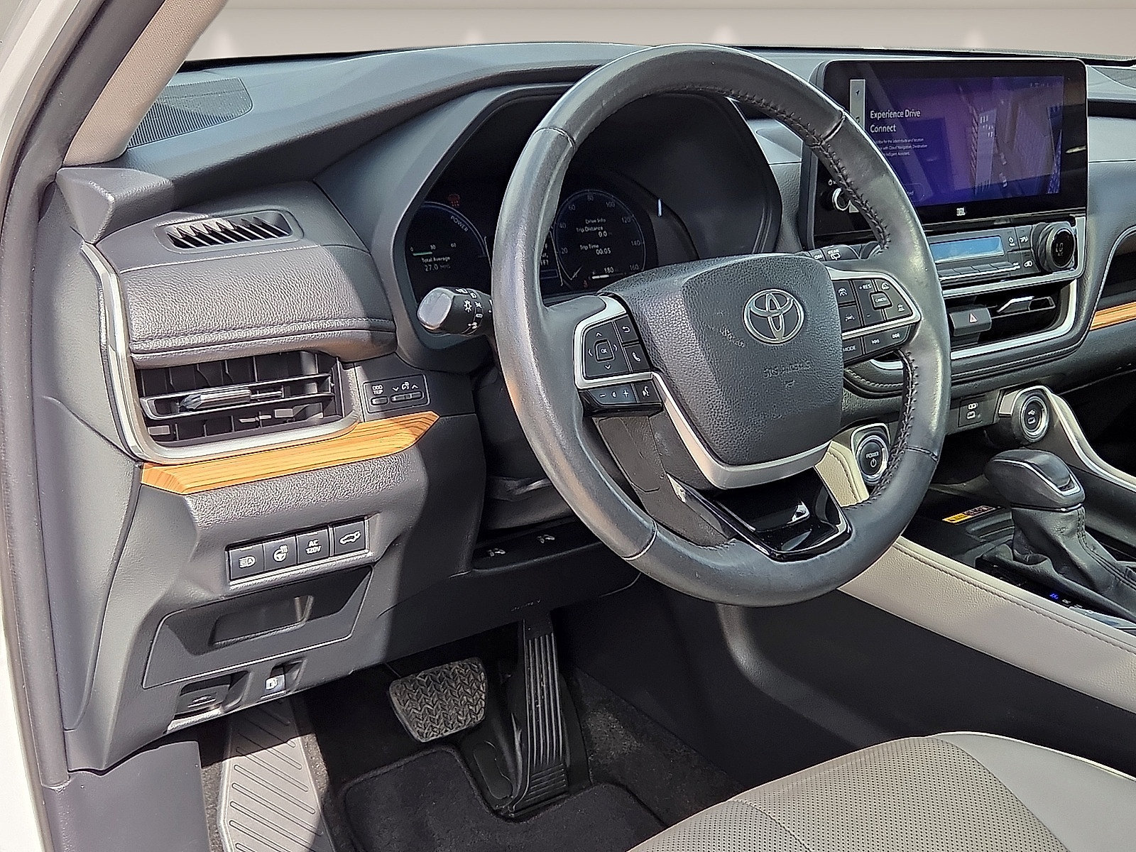 Used 2024 Toyota Grand Highlander AWD Hybrid image 14