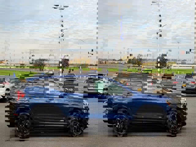 Used 2022 GMC Terrain SLE w/ Driver Convenience Package image 3