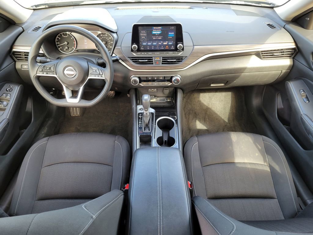 Used 2024 Nissan Altima 2.5 SV image 12