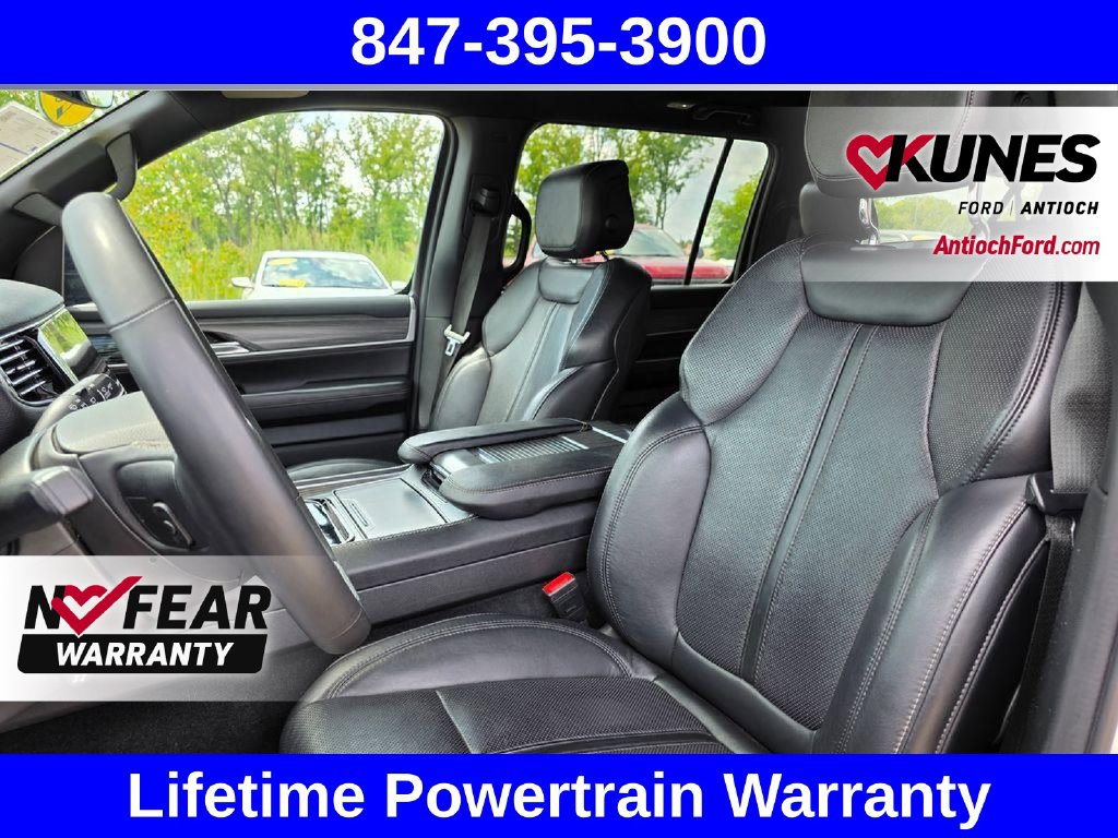 Used 2024 Jeep Wagoneer L Series II w/ Flexible Seating Group AWD/4WD image 23
