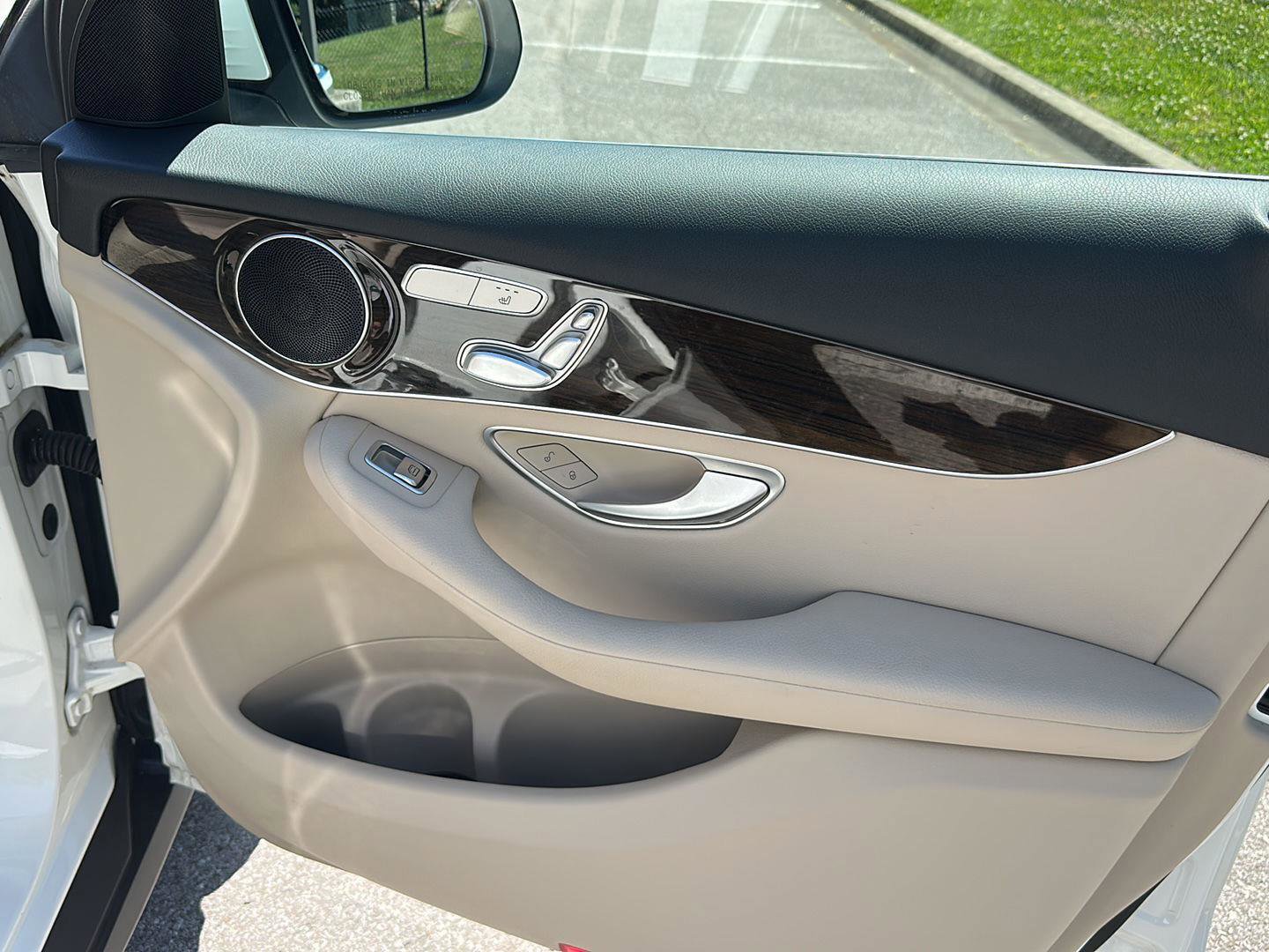 Used 2021 Mercedes-Benz GLC 300 4MATIC image 37