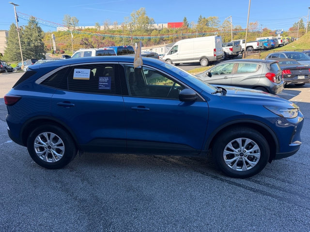 Certified 2023 Ford Escape Active AWD/4WD image 9