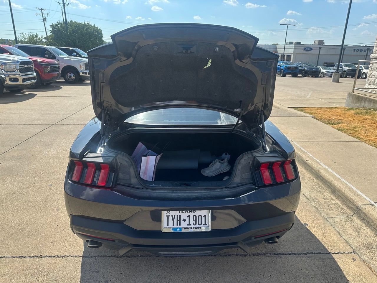 Certified 2024 Ford Mustang Coupe RWD image 12