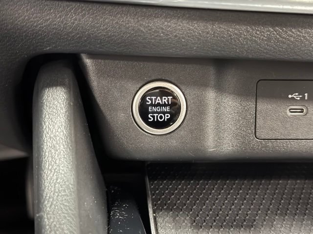 Used 2023 Nissan Rogue SV AWD/4WD image 17