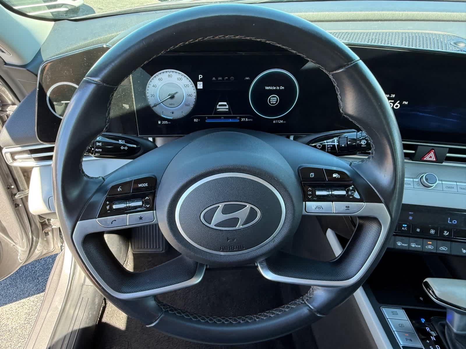 Used 2024 Hyundai Elantra Limited FWD image 14