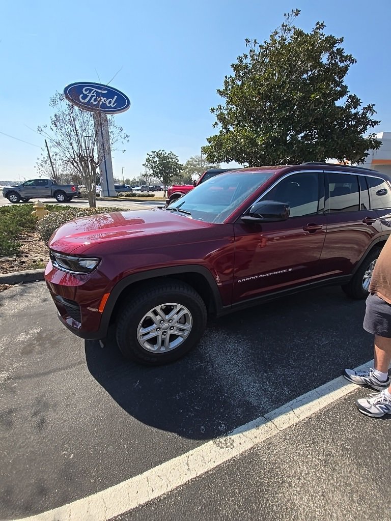 Used 2025 Jeep Grand Cherokee Laredo w/ Trailer Tow Package image 3