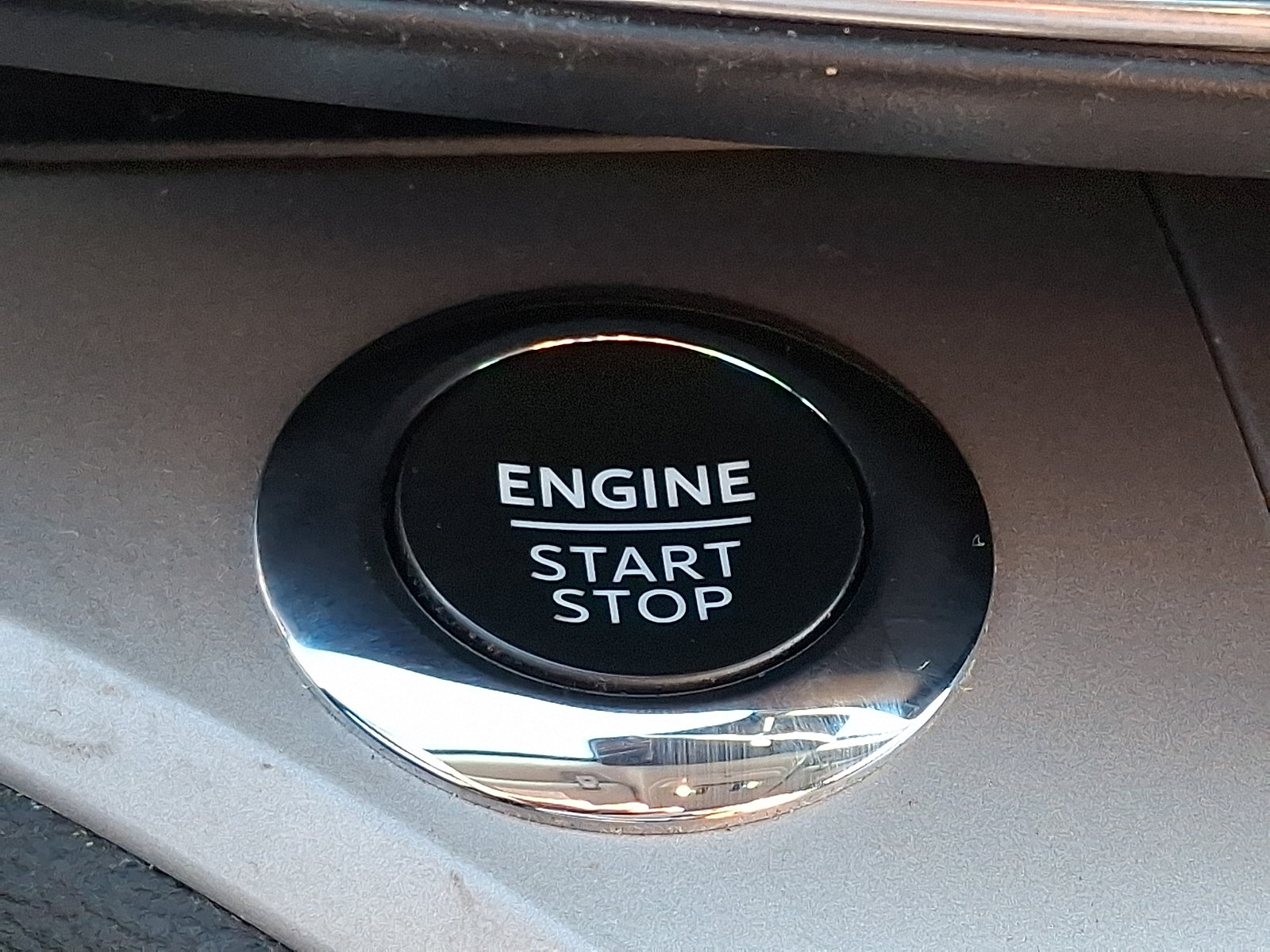 Certified 2022 Ford Explorer XLT w/ Equipment Group 202A AWD/4WD image 25