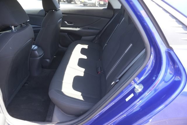 Used 2021 Hyundai Elantra SEL w/ Convenience Package image 12