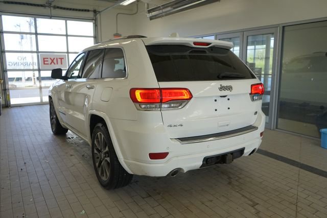 Used 2018 Jeep Grand Cherokee Overland AWD/4WD image 11