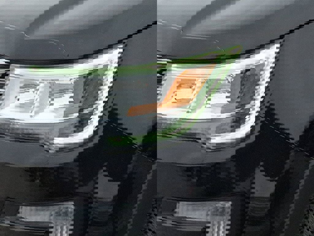 Certified 2017 Ford Explorer XLT w/ Equipment Group 202A image 9