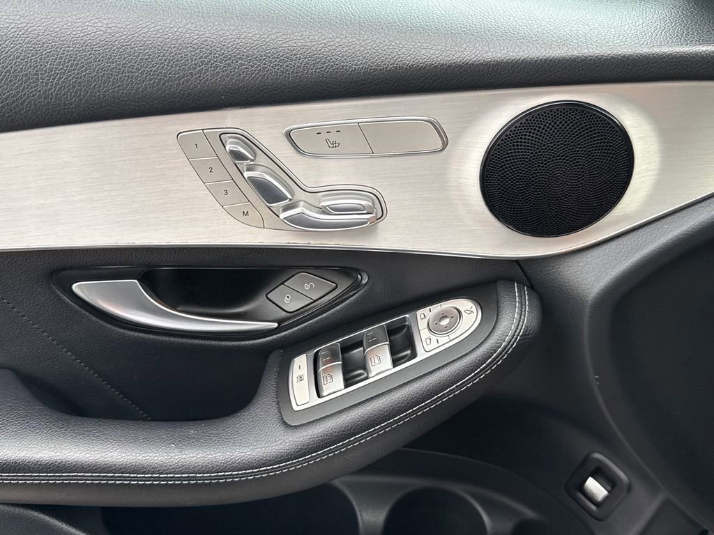 Used 2019 Mercedes-Benz GLC 300 image 25