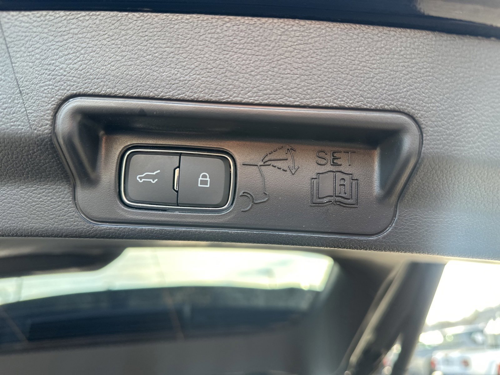 Certified 2025 Ford Explorer ST-Line image 23