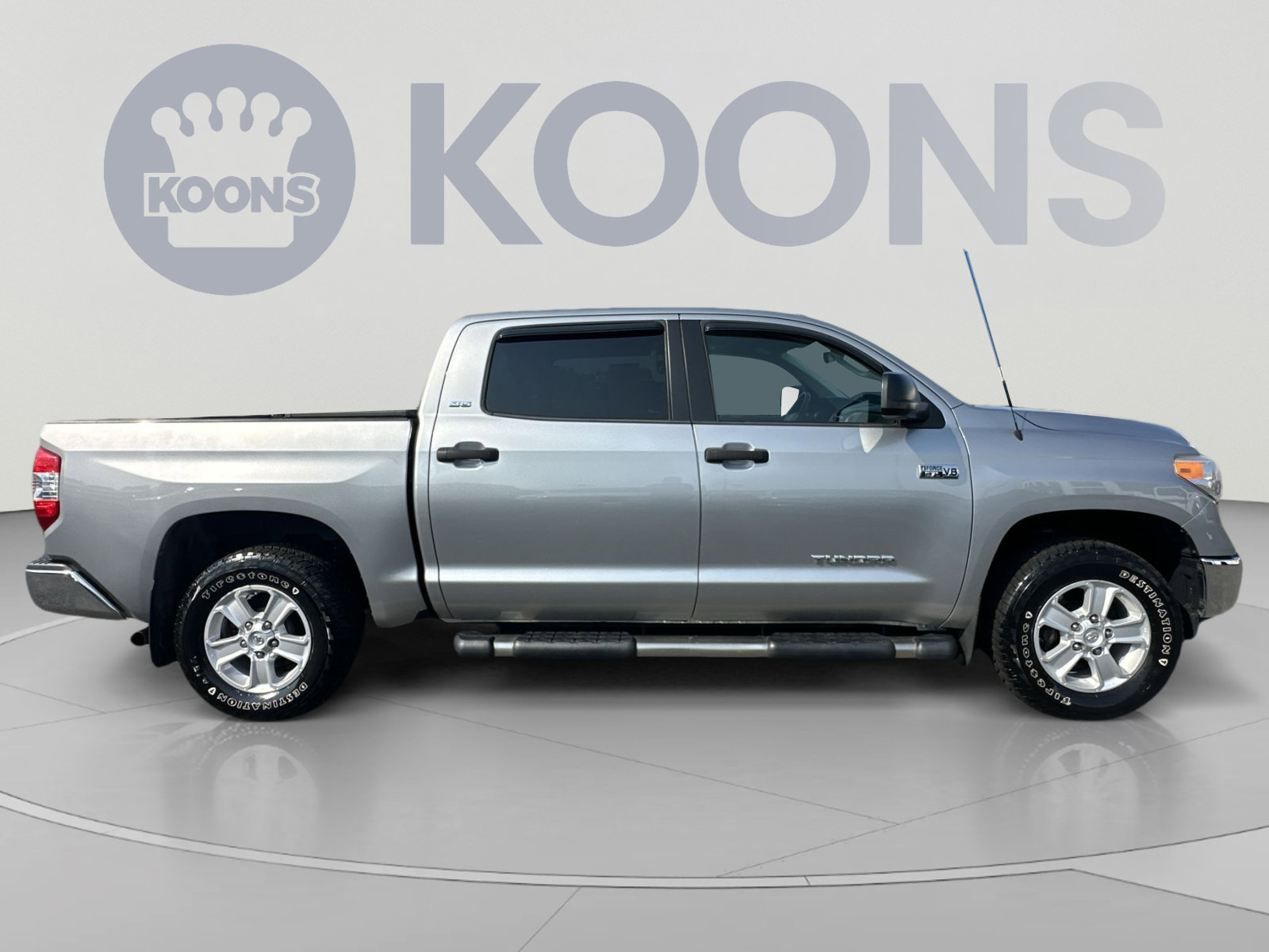 Used 2017 Toyota Tundra SR5 w/ SR5 Upgrade Package AWD/4WD image 12
