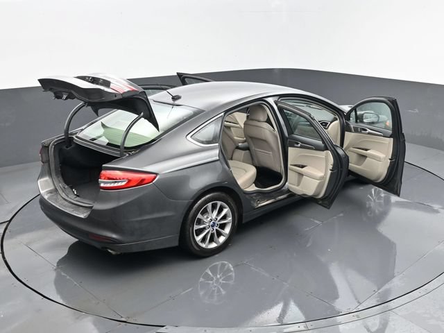 Certified 2017 Ford Fusion SE FWD image 27