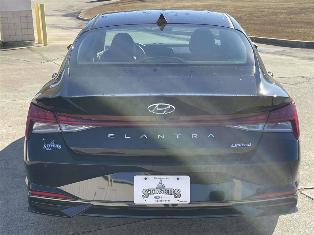 Used 2023 Hyundai Elantra Limited w/ Cargo Package image 4
