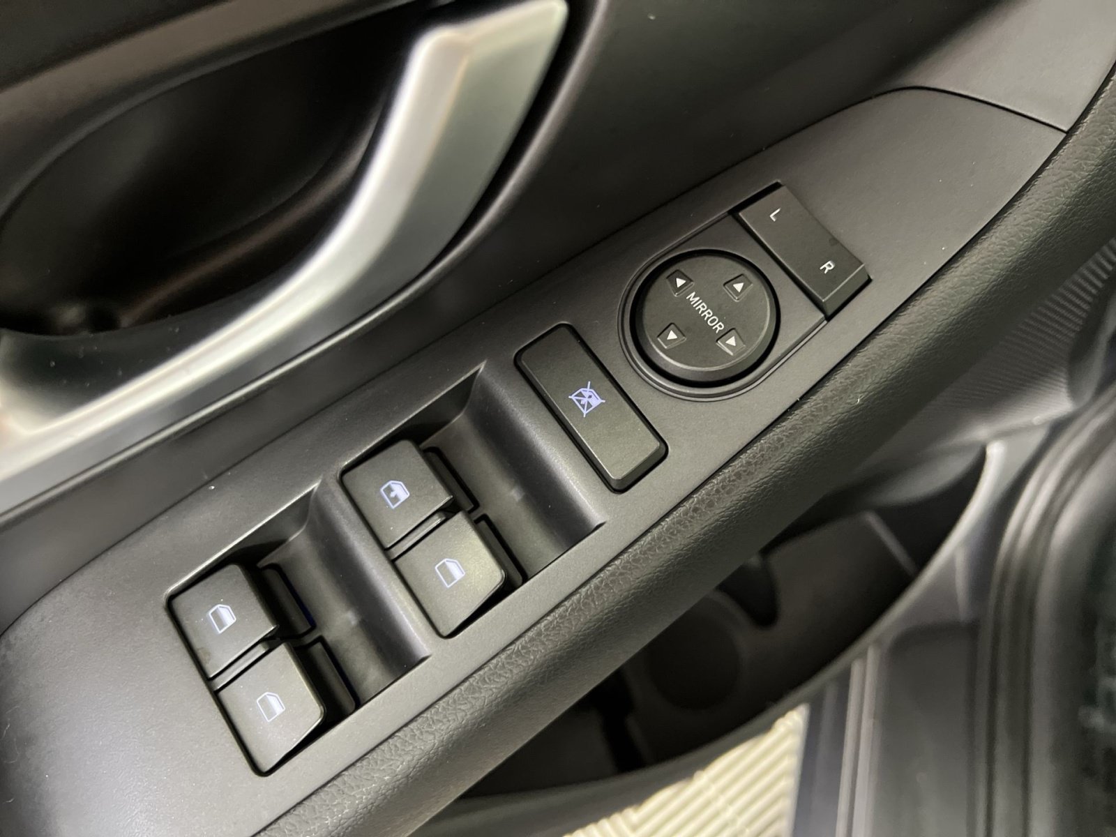 Used 2018 Hyundai Elantra GT FWD image 15