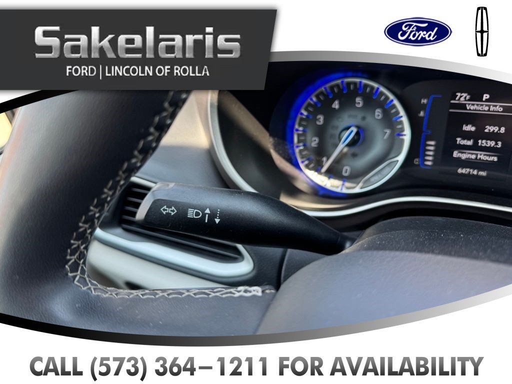 Used 2023 Chrysler Voyager LX FWD image 18