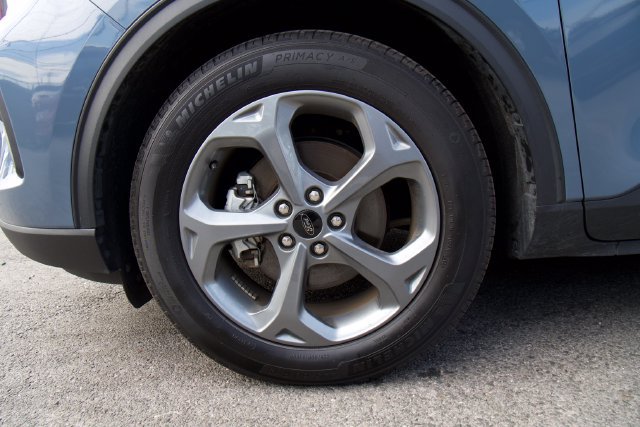 Certified 2025 Ford Escape ST-Line FWD image 11