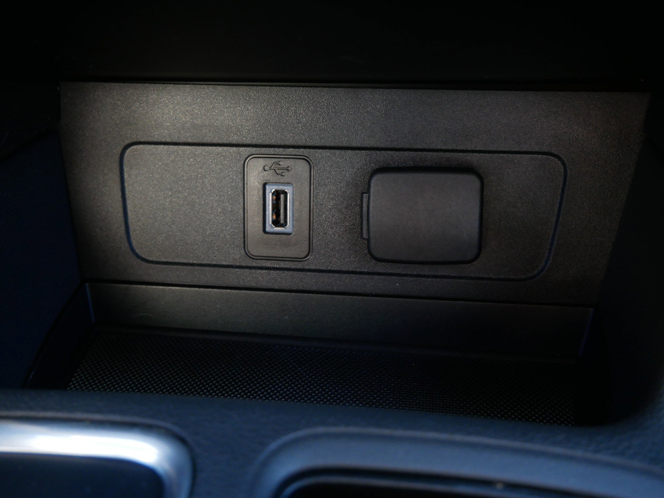 Certified 2017 Ford Escape SE w/ SE Cold Weather Package image 33