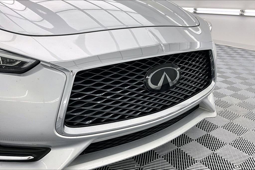 Used 2019 INFINITI Q60 3.0t Luxe w/ Essential Package image 28