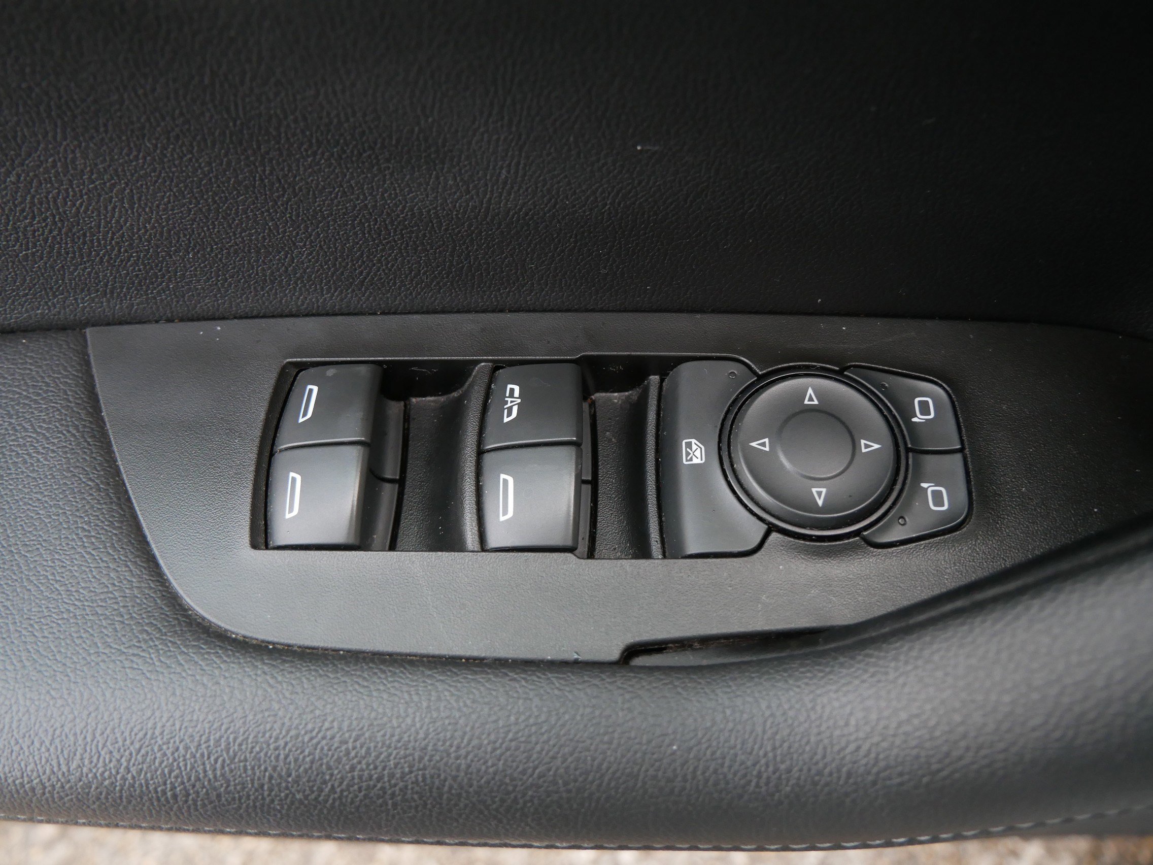 Used 2019 Chevrolet Blazer LT w/ Sun and Wheels Package image 20