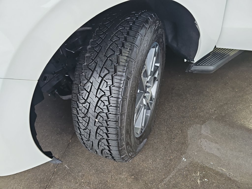 Certified 2026 Ford Expedition Active AWD/4WD image 32