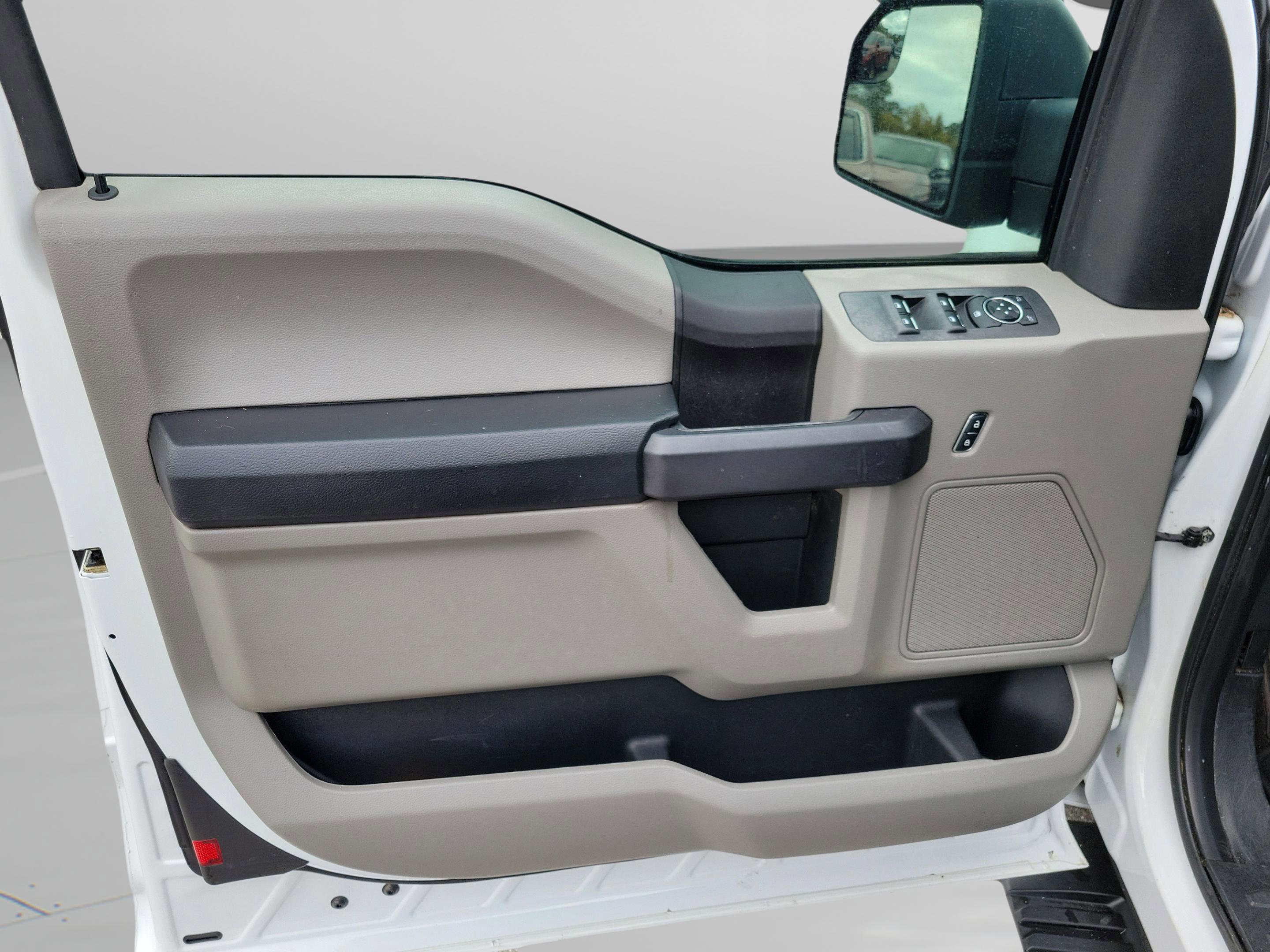 Certified 2018 Ford F150 XL w/ Equipment Group 101A Mid image 5