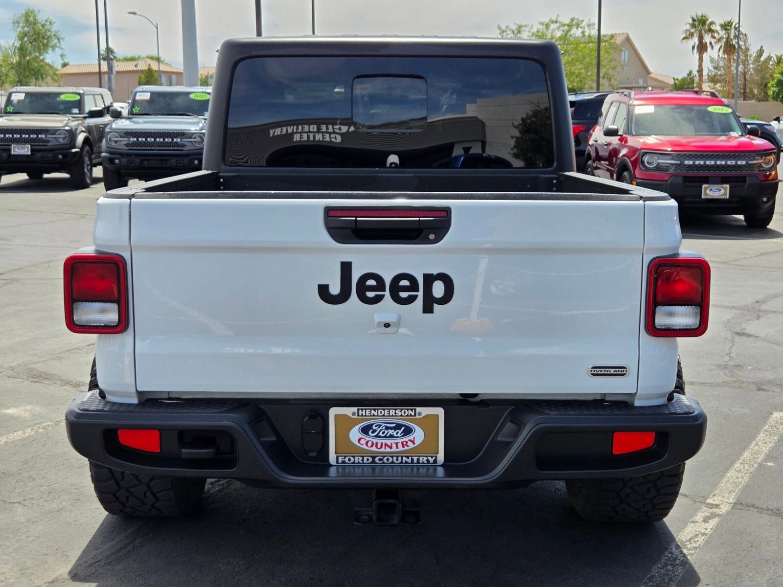 Used 2022 Jeep Gladiator Overland w/ Trailer Tow Package AWD/4WD image 5
