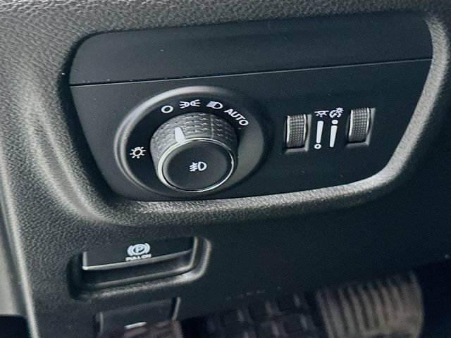 Used 2023 Jeep Grand Cherokee L Limited AWD/4WD image 15