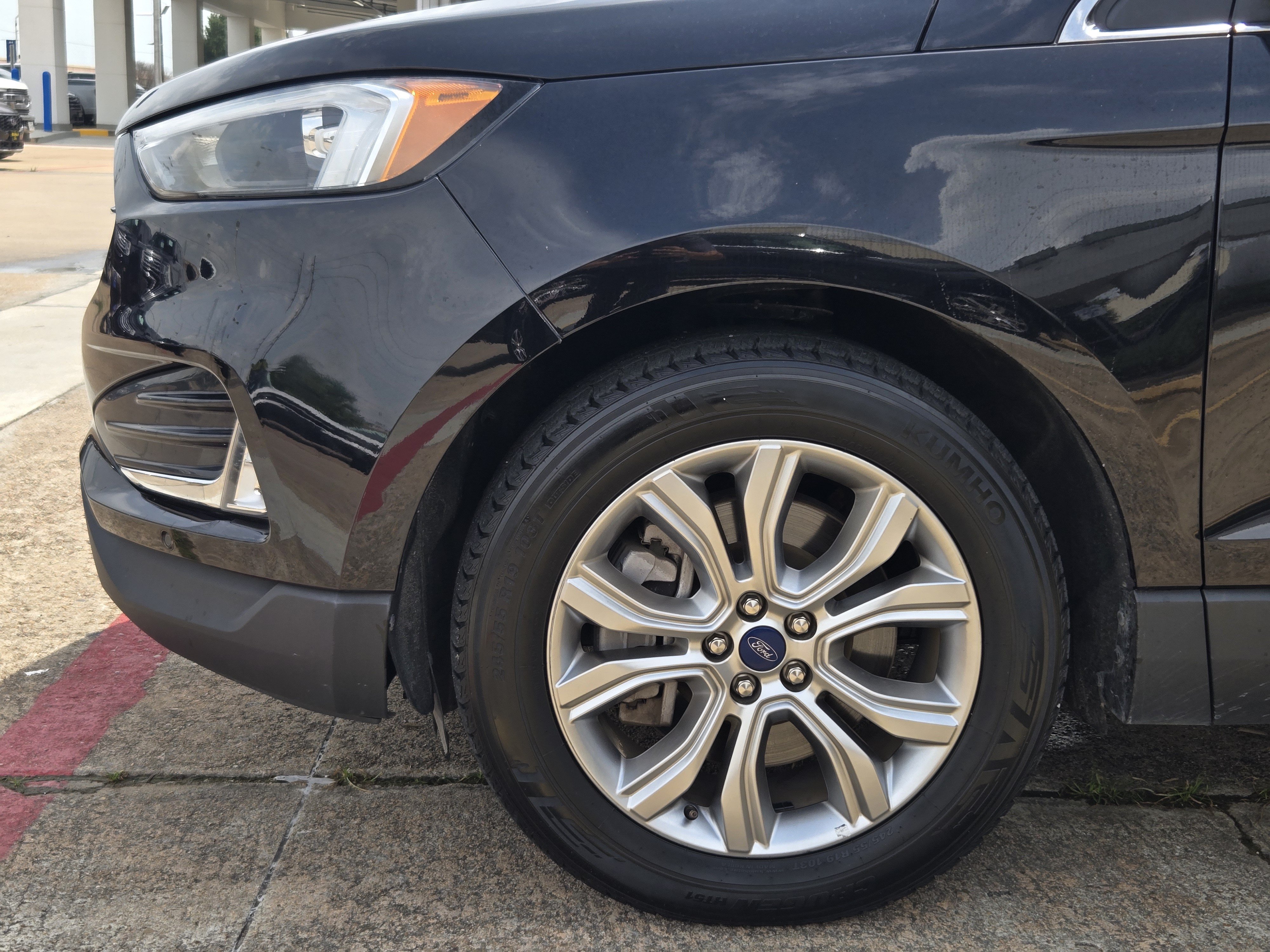Certified 2022 Ford Edge Titanium AWD/4WD image 5