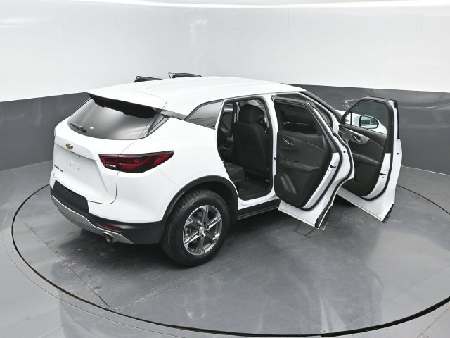 Used 2025 Chevrolet Blazer LT AWD/4WD image 26