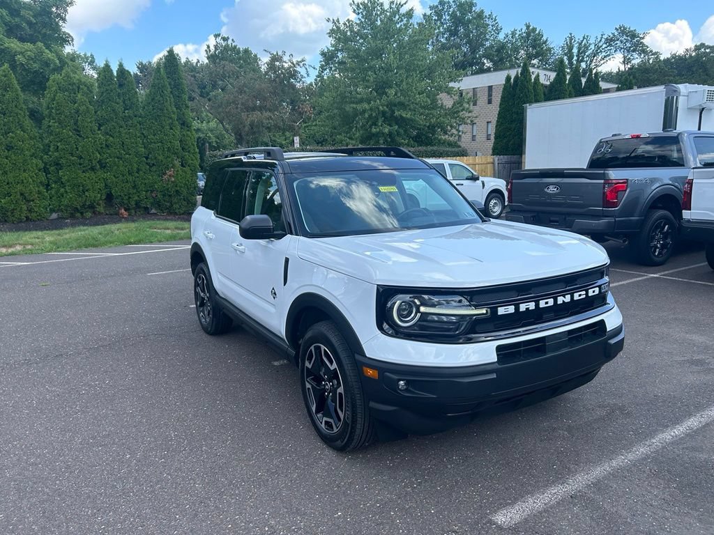 Certified 2023 Ford Bronco Sport Outer Banks w/ Tech Package AWD/4WD image 3