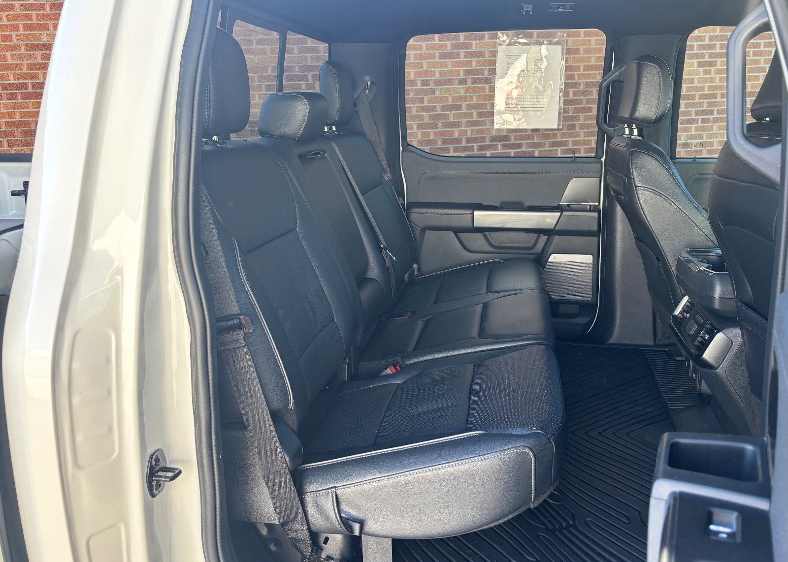 Certified 2022 Ford F150 Lariat w/ Equipment Group 502A High image 26