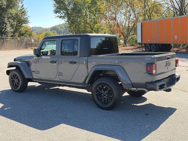 Used 2022 Jeep Gladiator Sport AWD/4WD image 5