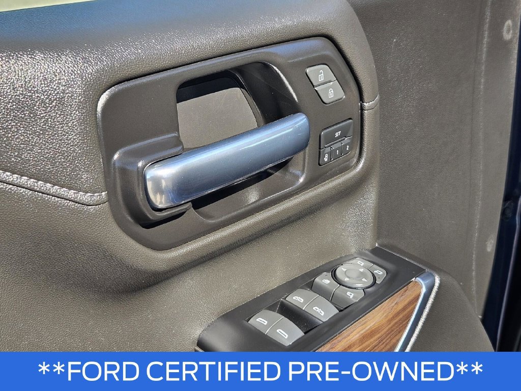 Used 2021 GMC Sierra 1500 SLT AWD/4WD image 17