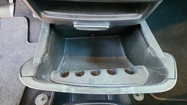 Used 2025 Chrysler Pacifica Select image 17