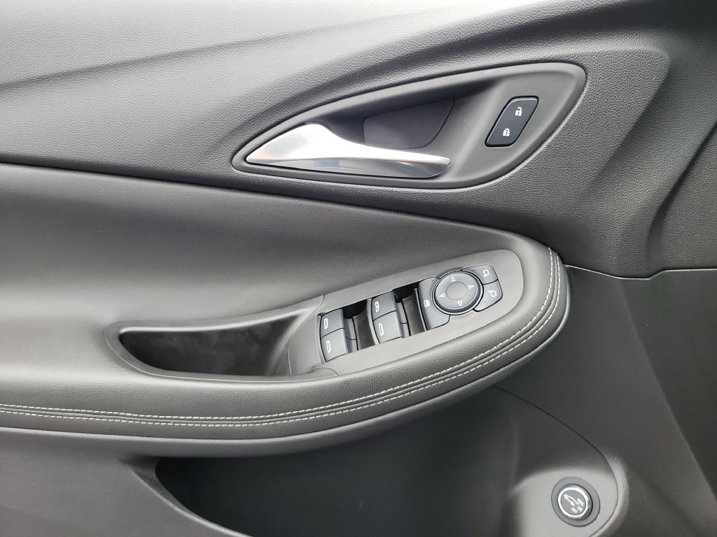 Used 2023 Buick Encore GX Select w/ Sport Touring Package FWD image 20