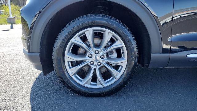 Certified 2023 Ford Explorer XLT w/ Equipment Group 202A AWD/4WD image 9
