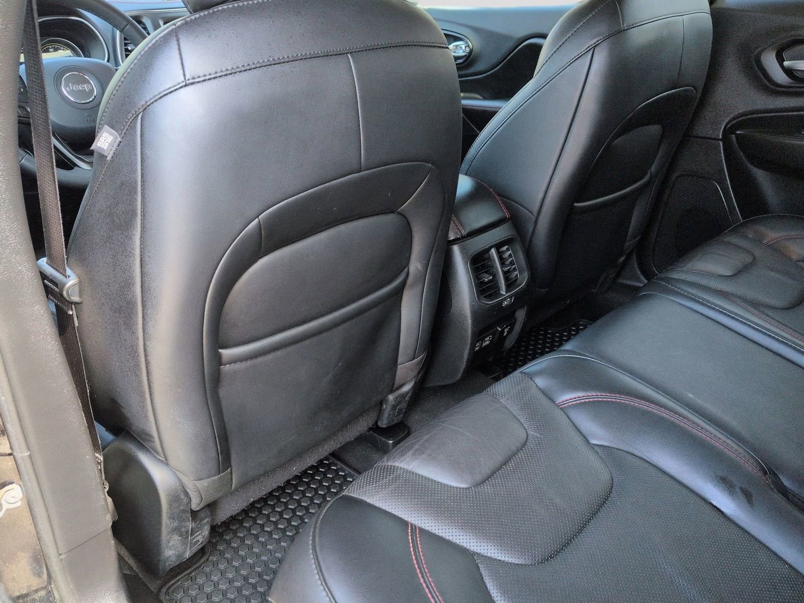 Used 2021 Jeep Cherokee Trailhawk image 23