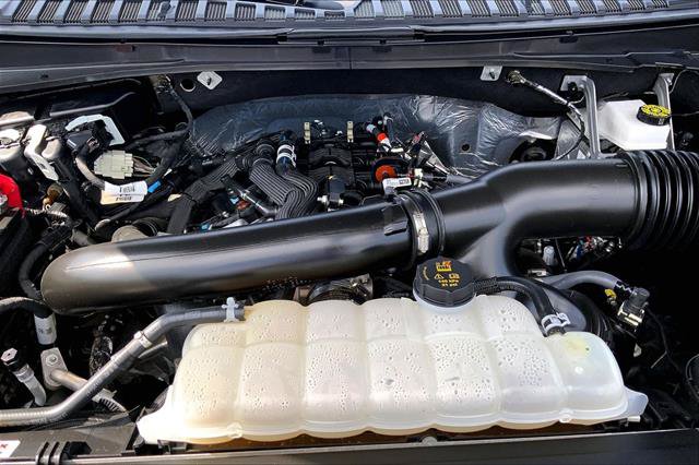 Certified 2025 Ford Expedition Active AWD/4WD image 9