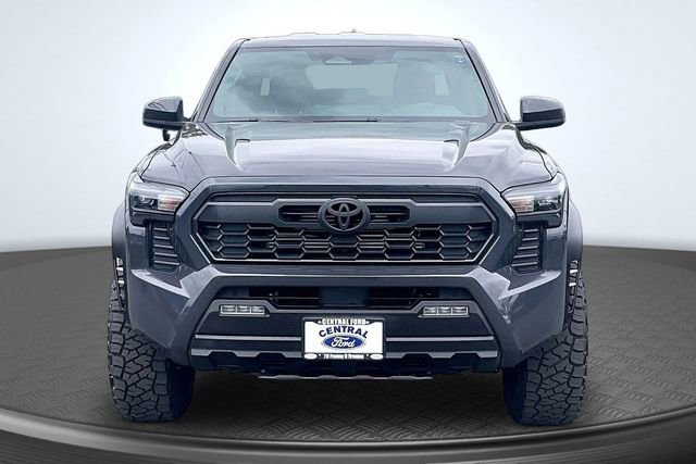 Used 2025 Toyota Tacoma TRD Off-Road AWD/4WD image 3