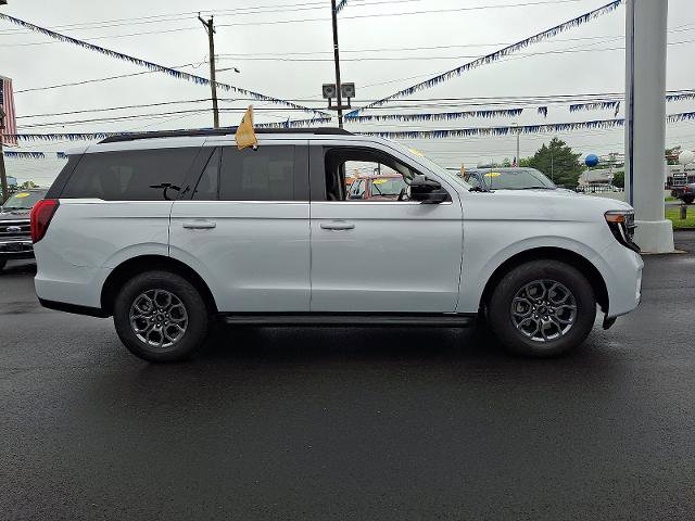 Certified 2025 Ford Expedition Active AWD/4WD image 7