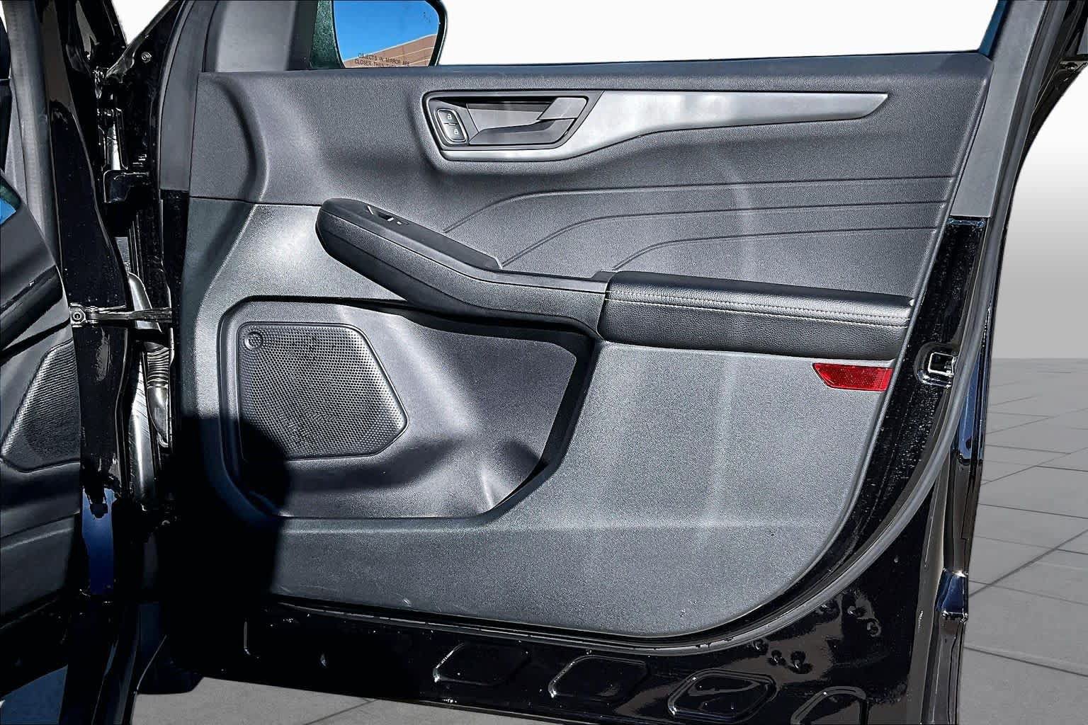 Certified 2025 Ford Escape Active AWD/4WD image 42