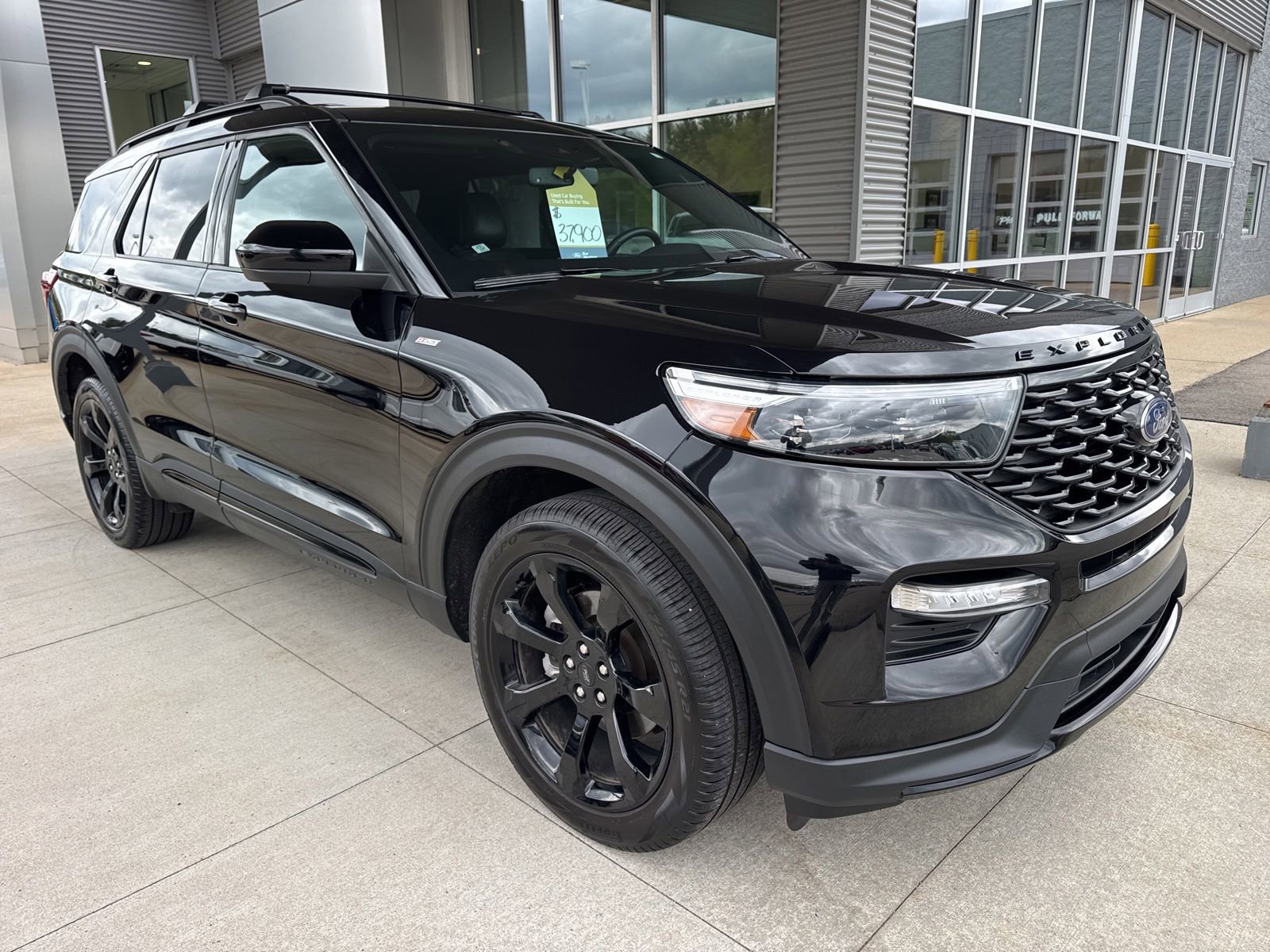 Certified 2024 Ford Explorer ST-Line w/ Class IV Trailer Tow Package AWD/4WD image 10