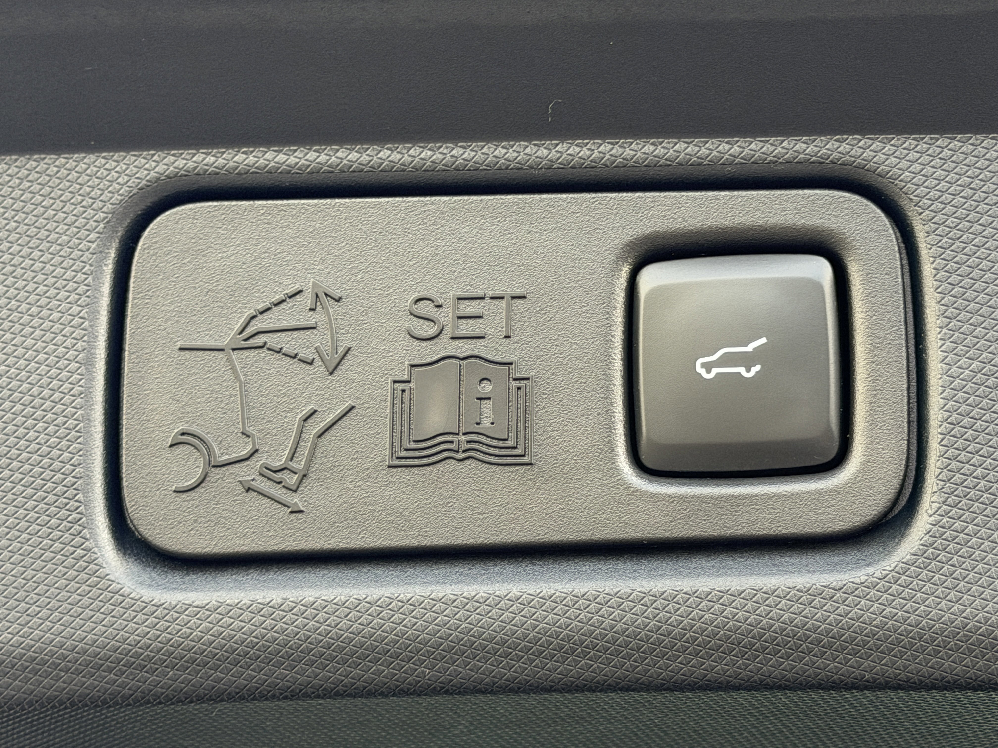 Certified 2023 Ford Mustang Mach-E Premium AWD/4WD image 11