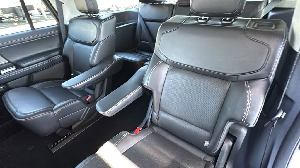 Certified 2025 Ford Expedition Platinum image 24