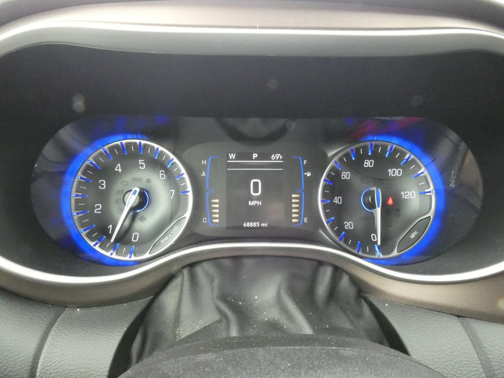 Used 2023 Chrysler Voyager LX FWD image 21