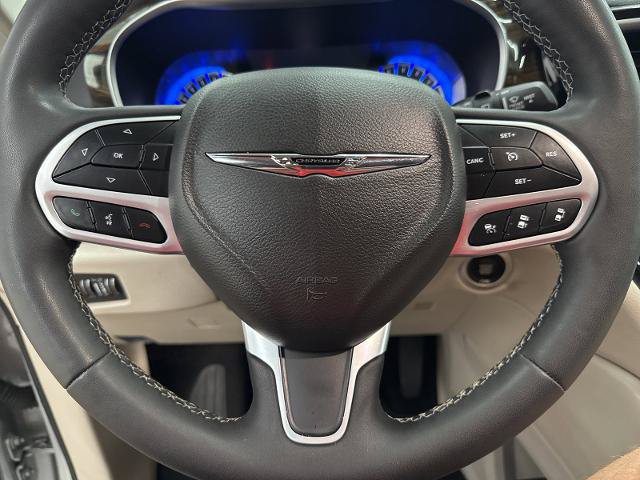 Used 2024 Chrysler Pacifica Limited FWD image 13